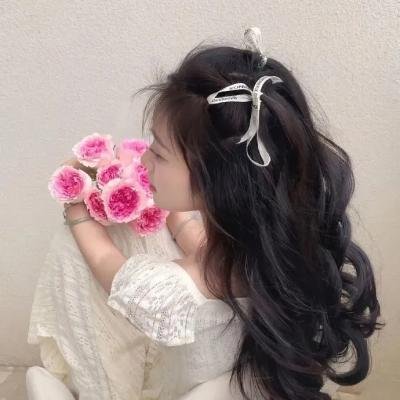黎明时分的年轻人们